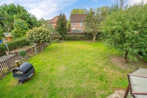 Overhead rear garden- click for photo gallery